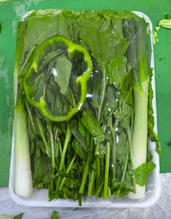 سلطة خضراء ورقية